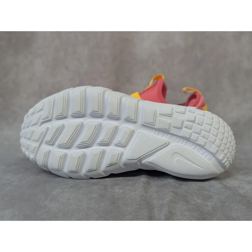 Nike Flex Runner 2 Girls‎ 5Y Coral Chalk New